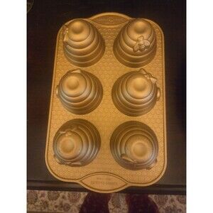 Nordic Ware Beehive Cakelet Pan Gold Cast Aluminum 6 Cup Capacity